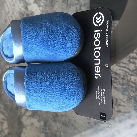 Isotoner Women's Microterry Clog with Satin Cuff Slippers ( Small) - Picture 3 of 9